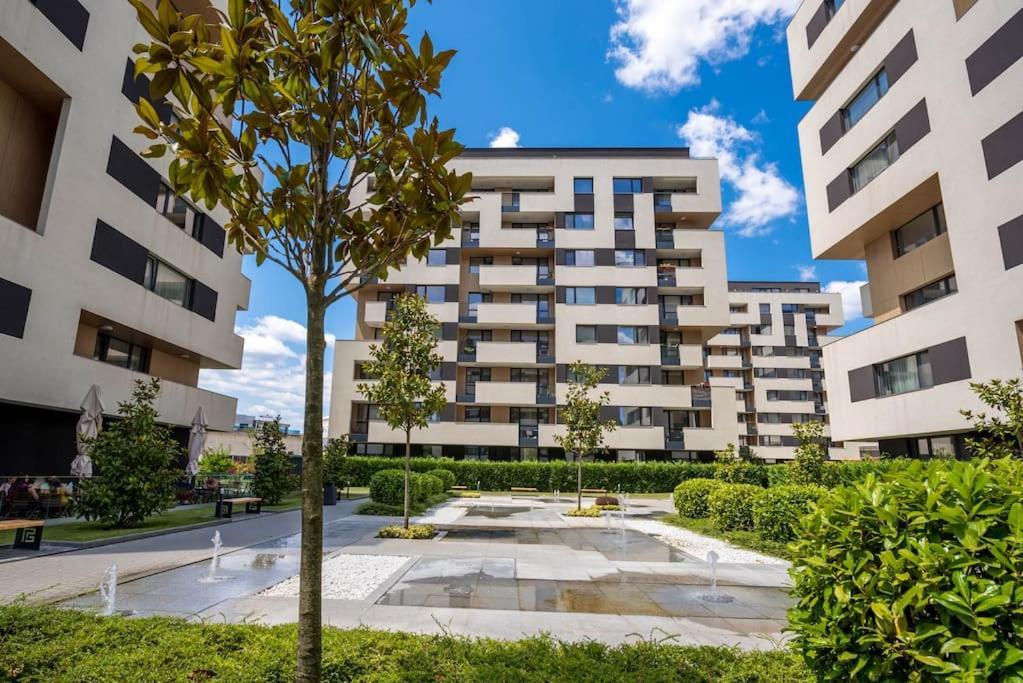 Labyrinth Apartment - Free Parking Space Included Varna Bagian luar foto