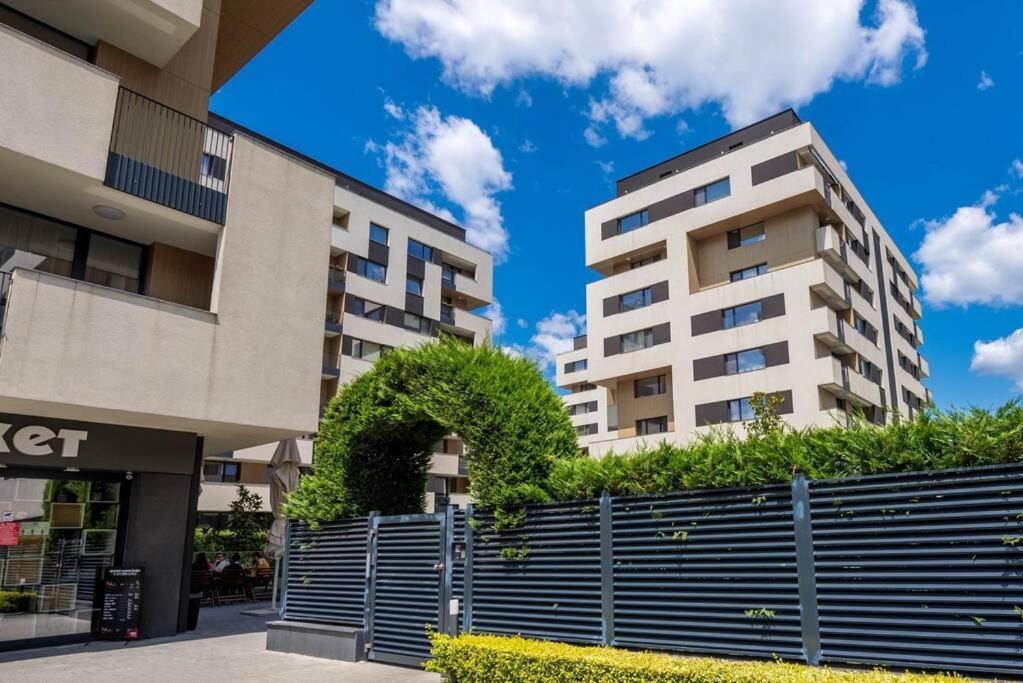 Labyrinth Apartment - Free Parking Space Included Varna Bagian luar foto